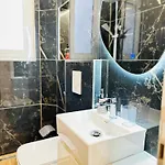 Lägenhet Luxurious - Self Check-in