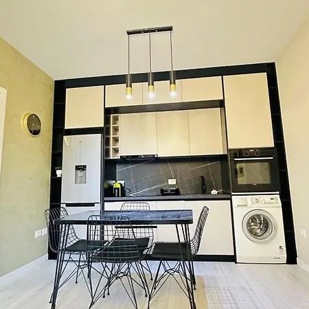 Luxurious - Self Check-in Apartman Tirana