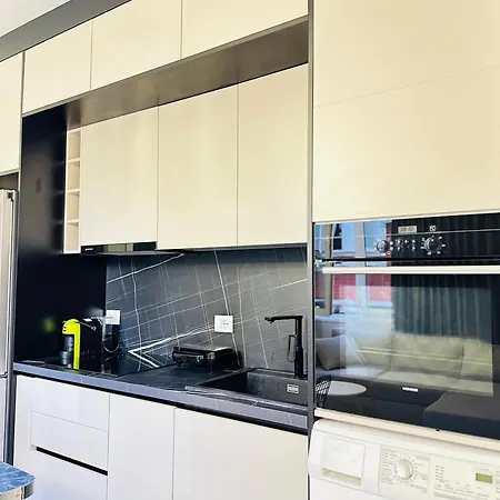 Luxurious - Self Check-in Apartman *