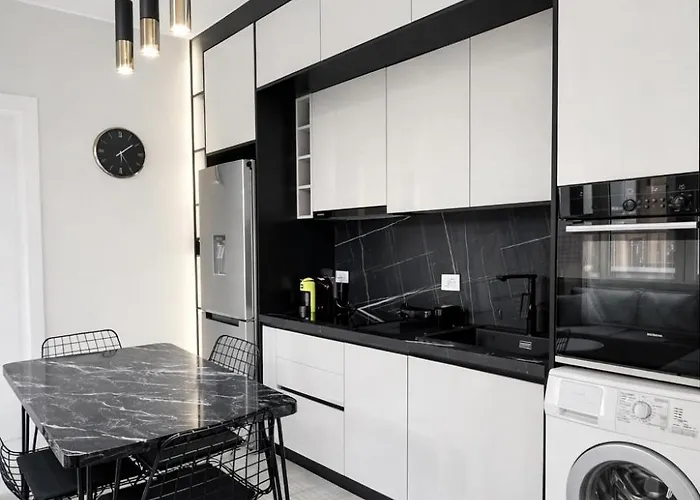 Luxurious - Self Check-in Apartment Tirana