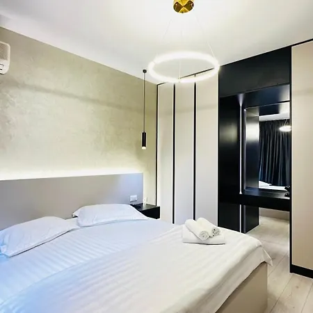 Apartment Luxurious - Self Check-in Tirana