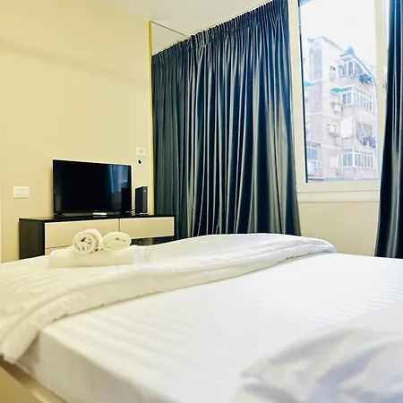 Apartment Luxurious - Self Check-in Tirana