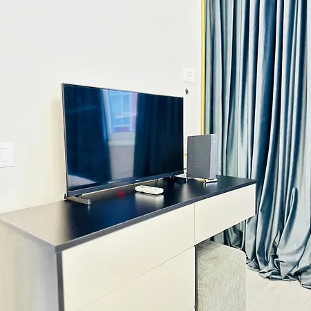 Luxurious - Self Check-in Apartment Tirana