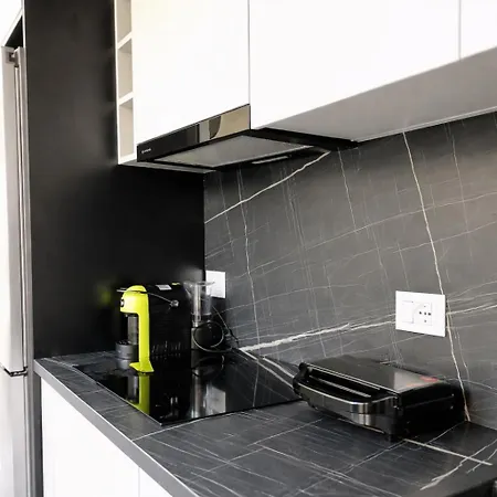 Luxurious - Self Check-in Apartment *